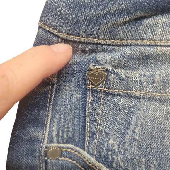 Torrid Denim Girlfriend Jeans Size 24 TALL Distressed Light Wash High Rise‎ - Picture 5 of 16
